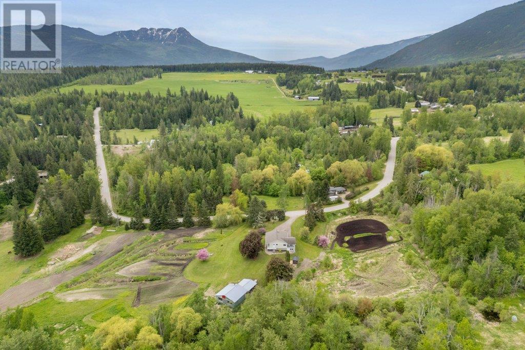 Photo 42 of 4501 44 Avenue Nw, Salmon Arm BC
