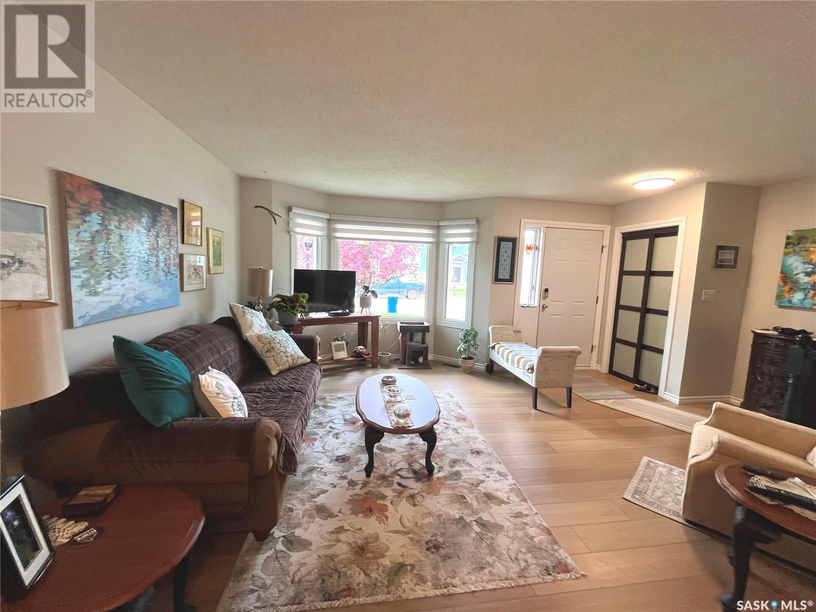 Photo 2 of 315 Hudson Avenue, Fort Quappelle SK