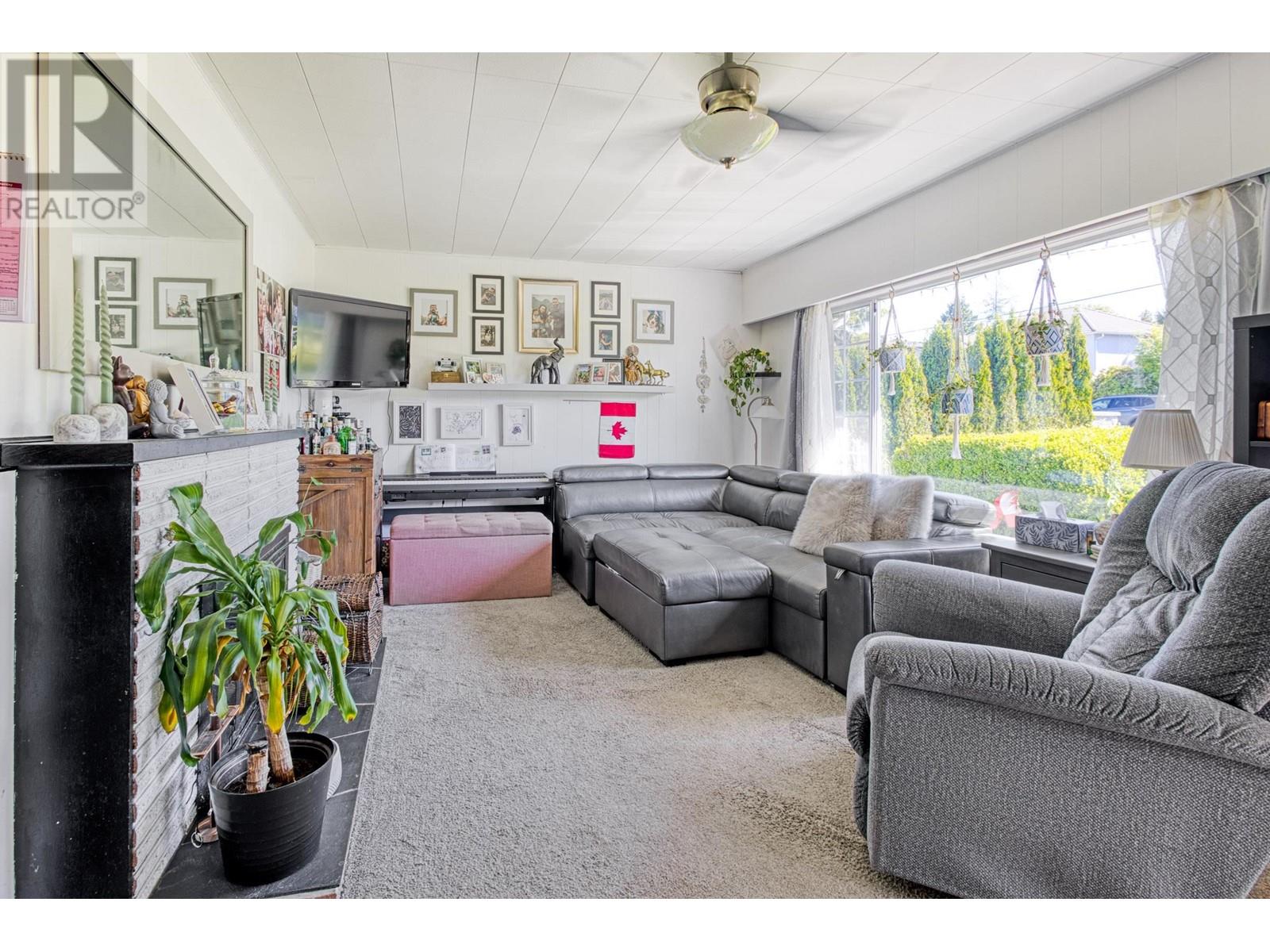 914 MACINTOSH STREET, Coquitlam real estate listing R3008333