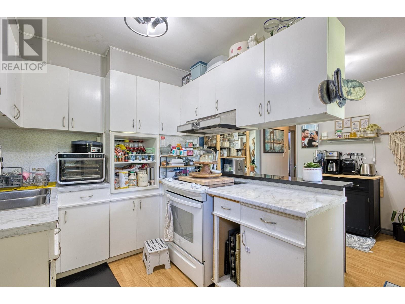 914 MACINTOSH STREET, Coquitlam real estate listing R3008333