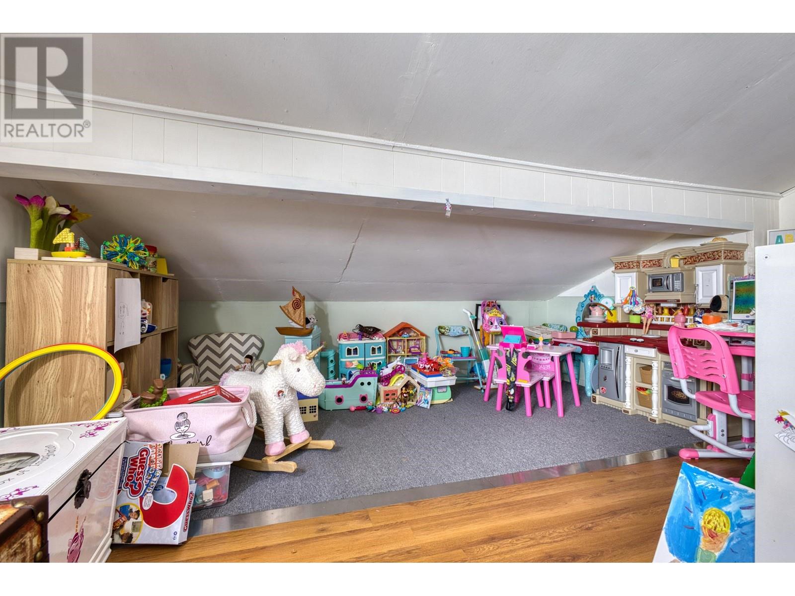 914 MACINTOSH STREET, Coquitlam real estate listing R3008333