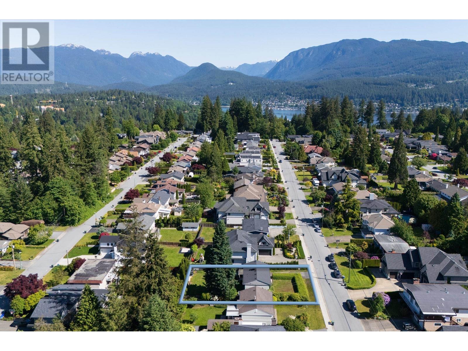 914 MACINTOSH STREET, Coquitlam real estate listing R3008333