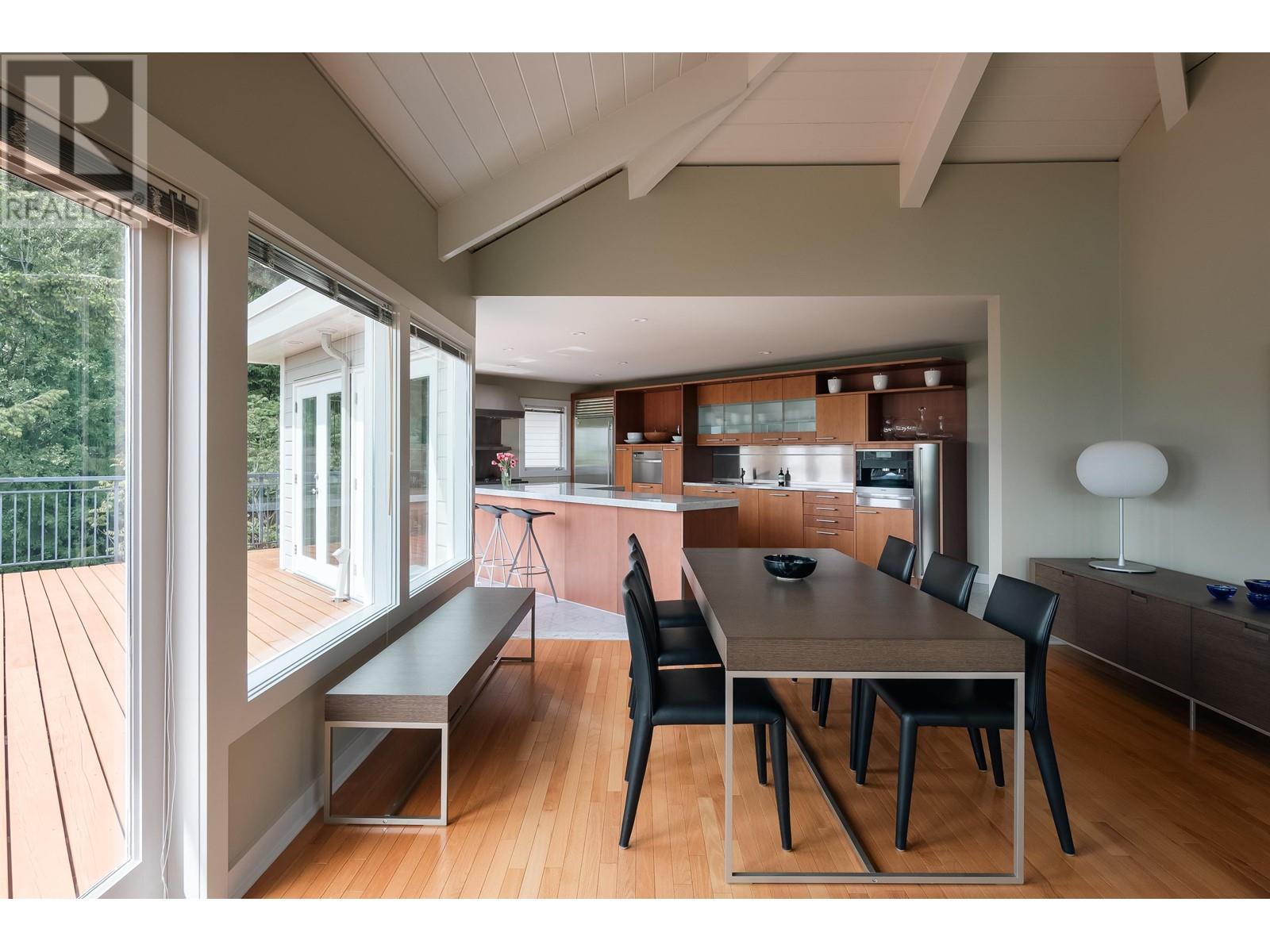 5634 WESTPORT ROAD, West Vancouver