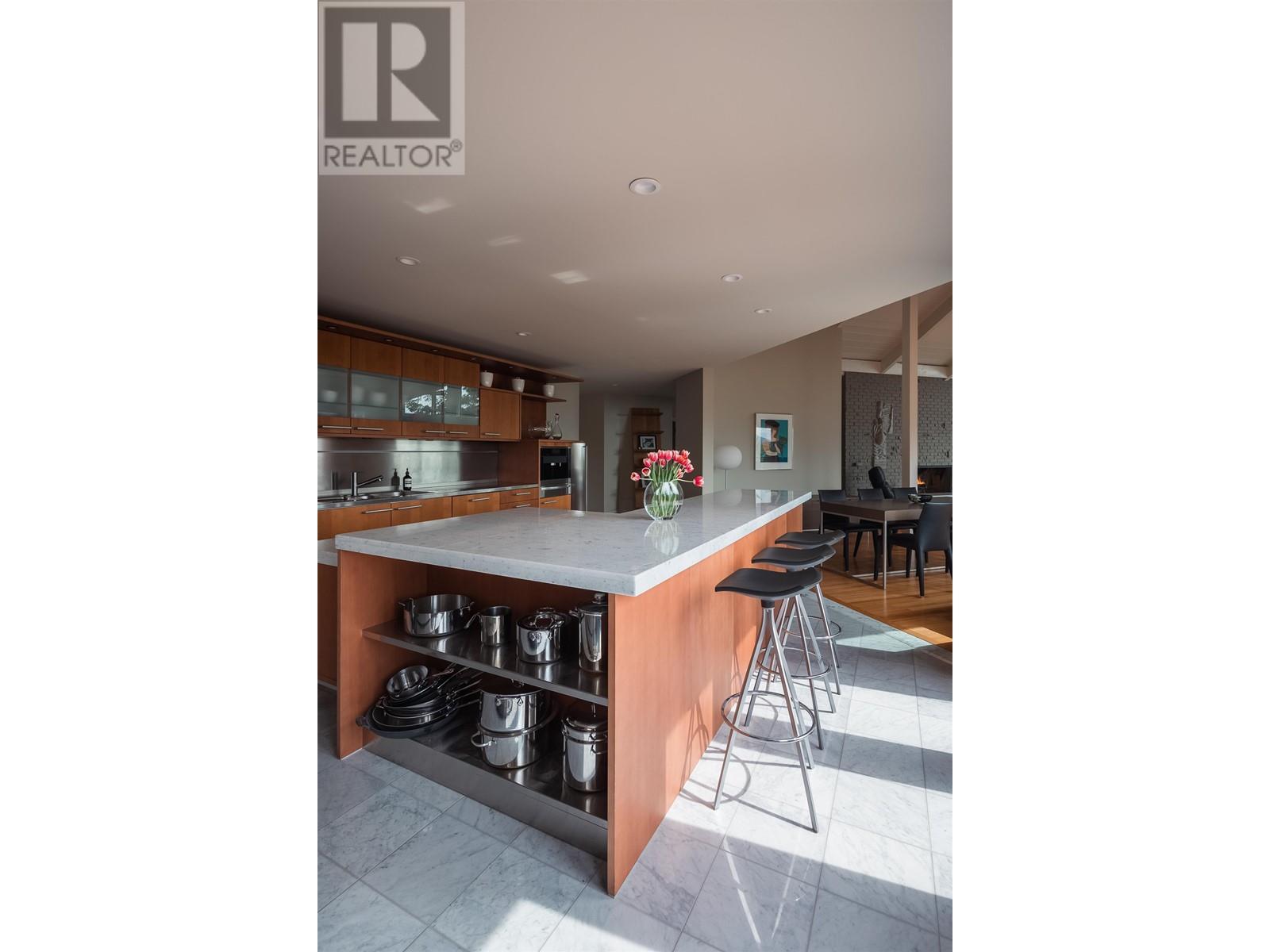 5634 WESTPORT ROAD, West Vancouver
