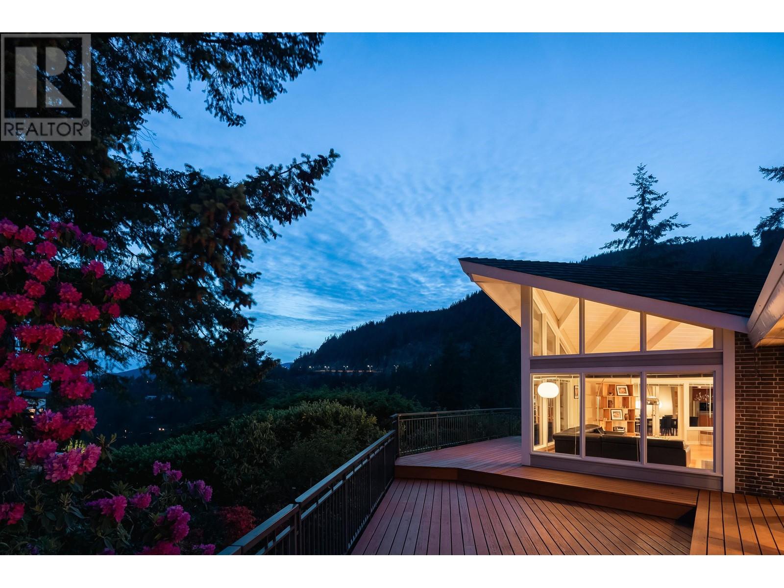5634 WESTPORT ROAD, West Vancouver