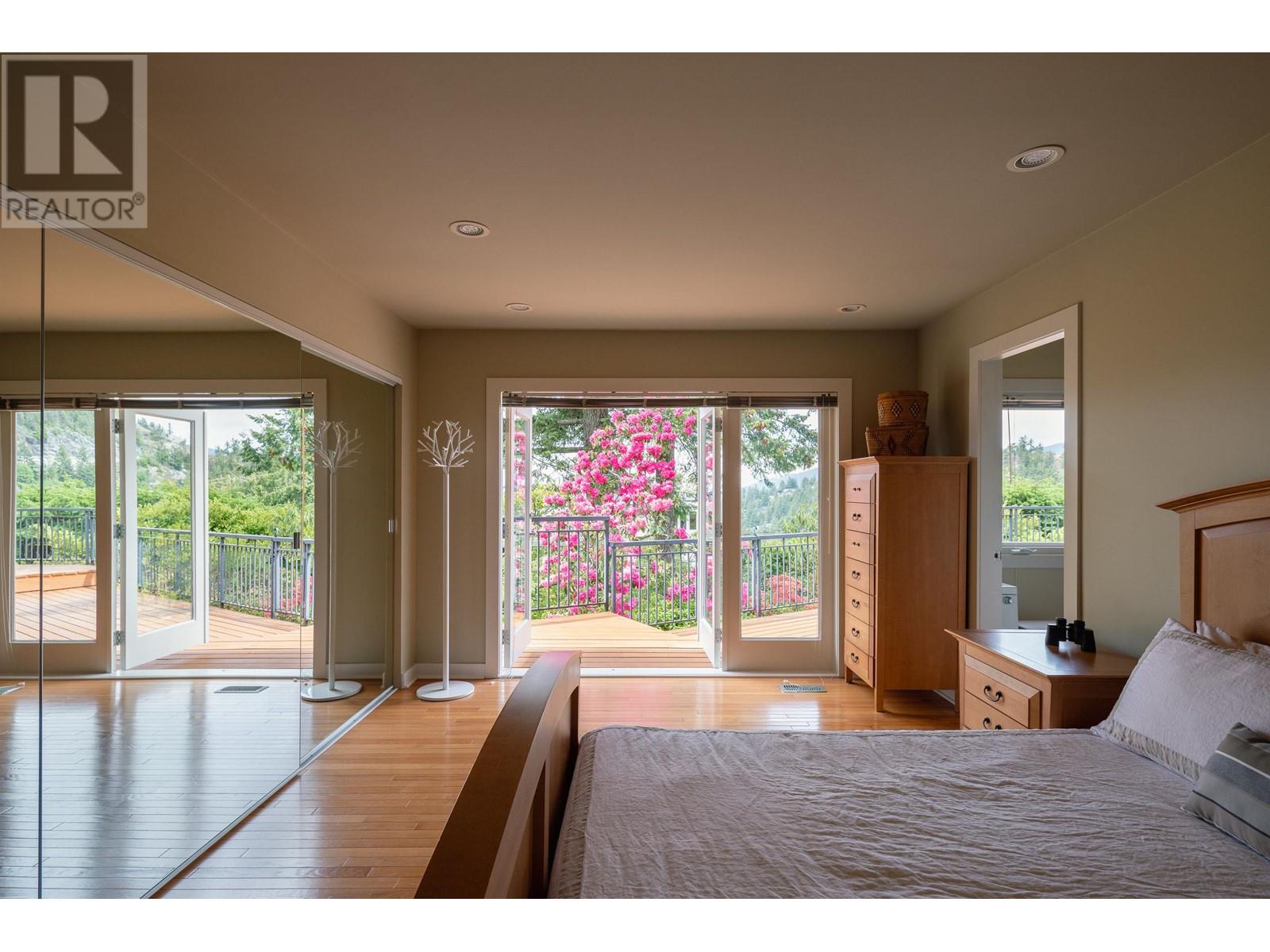 5634 WESTPORT ROAD, West Vancouver