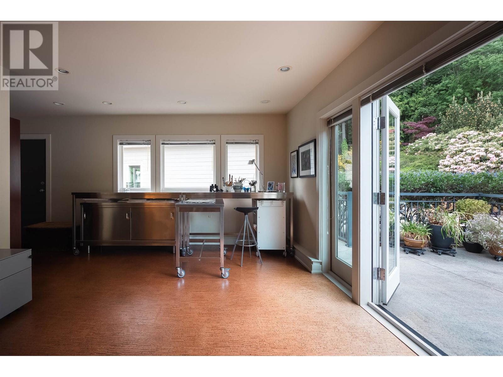 5634 WESTPORT ROAD, West Vancouver