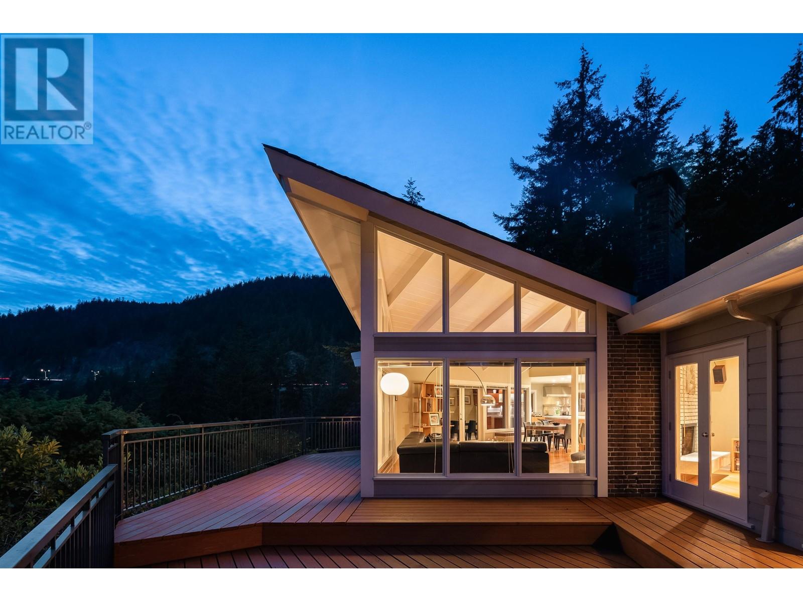 5634 WESTPORT ROAD, West Vancouver