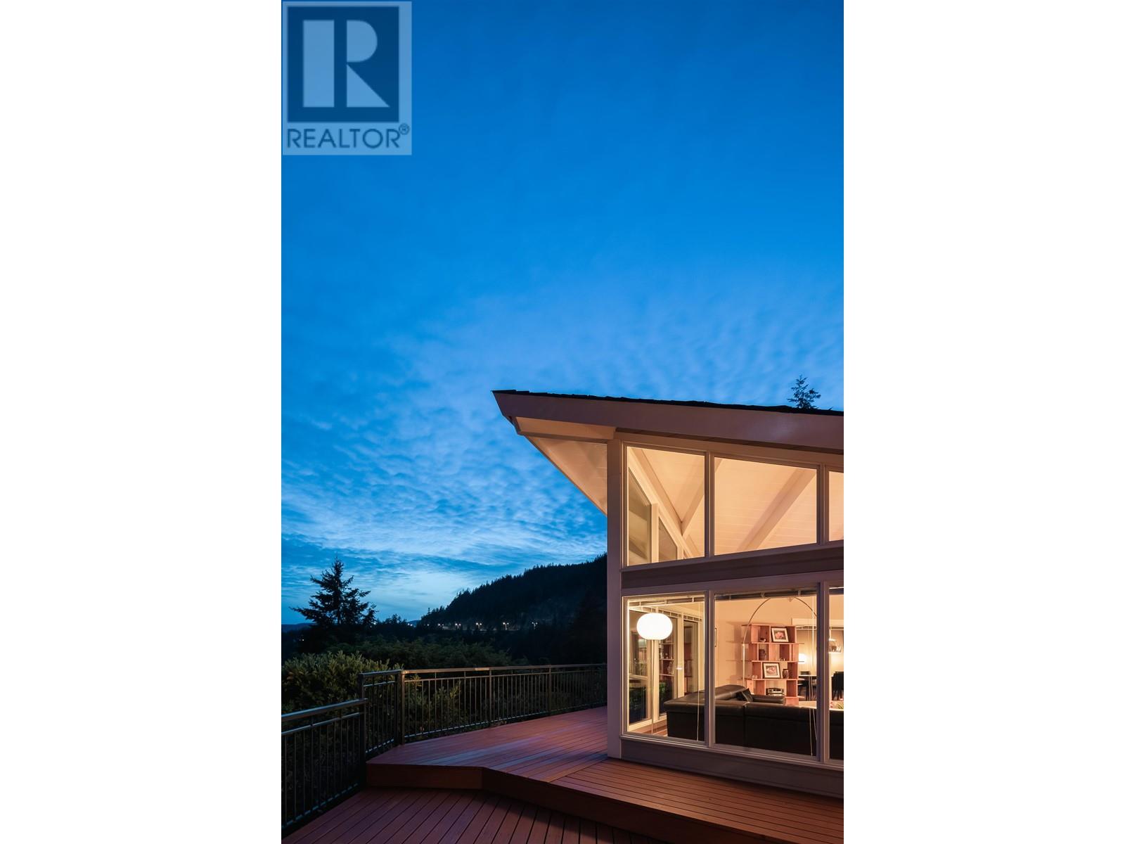 5634 WESTPORT ROAD, West Vancouver