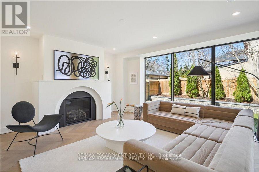 Photo 8 of 2187 Lakeshore Road, Burlington ON