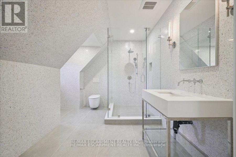 Photo 33 of 2187 Lakeshore Road, Burlington ON