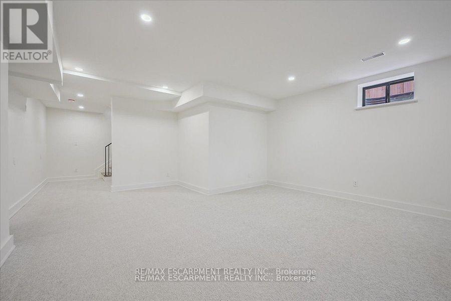 Photo 11 of 2187 Lakeshore Road, Burlington ON