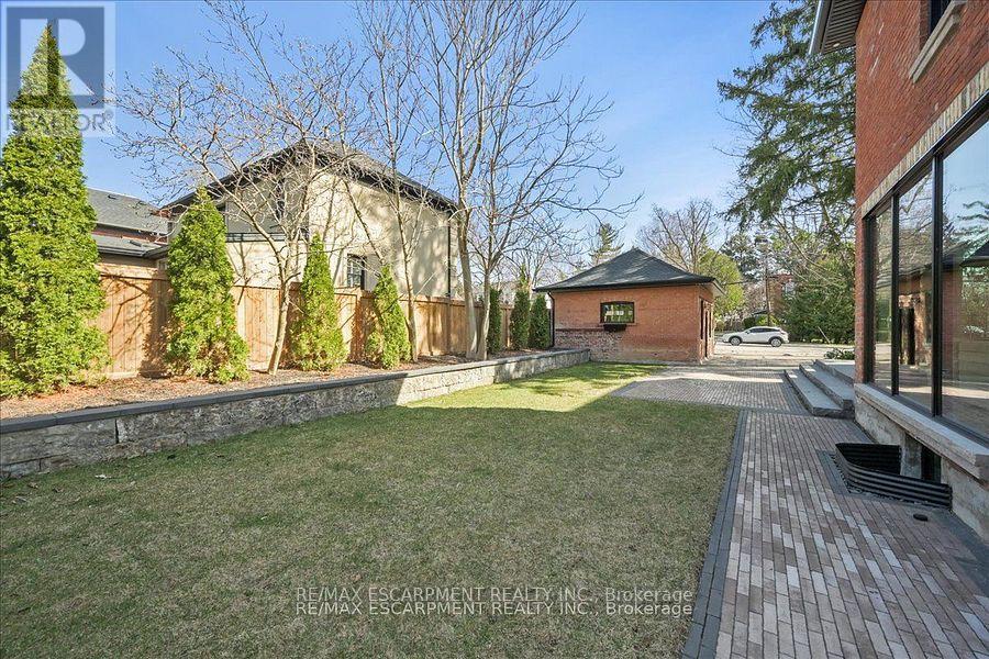 Photo 7 of 2187 Lakeshore Road, Burlington ON