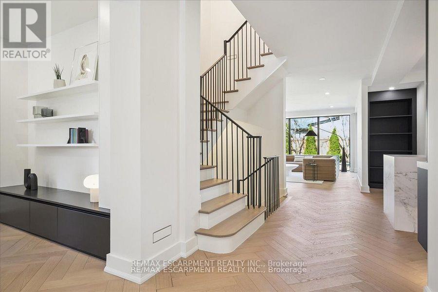 Photo 36 of 2187 Lakeshore Road, Burlington ON