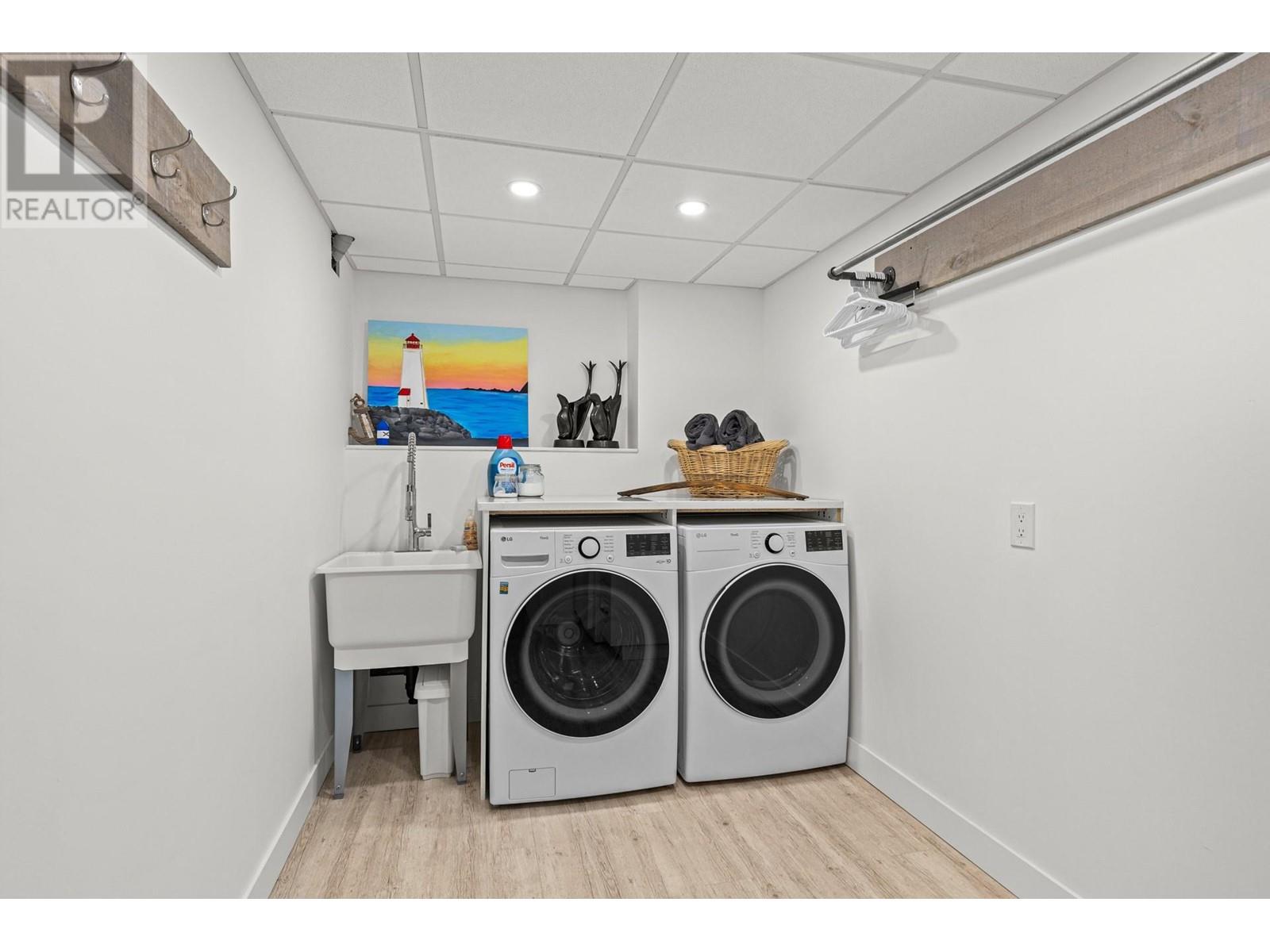 3895 Angus Drive, West Kelowna