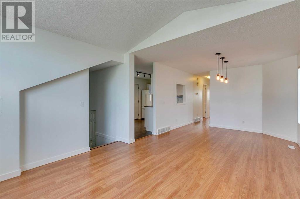 Single Family House Bi-level for Sale in  Rivercrest Way SE Riverbend Calgary 