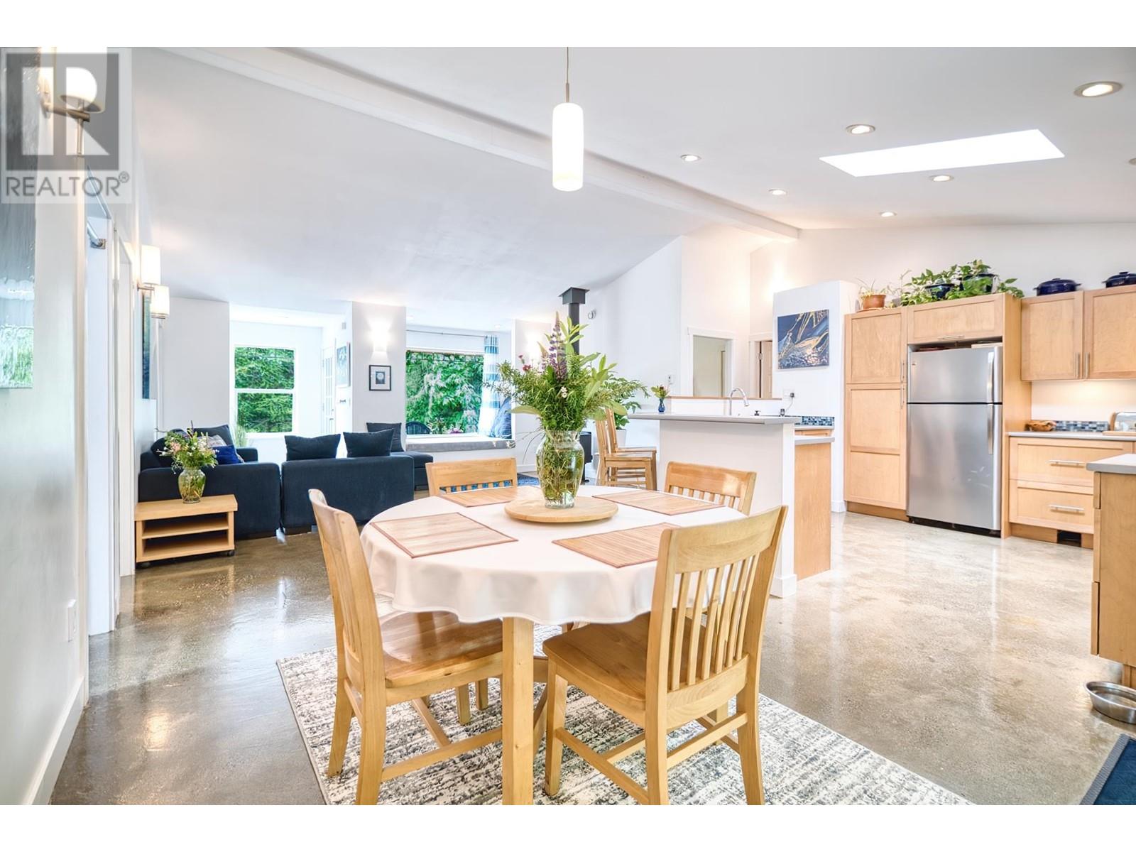 1456 GEM PLACE, Roberts Creek
