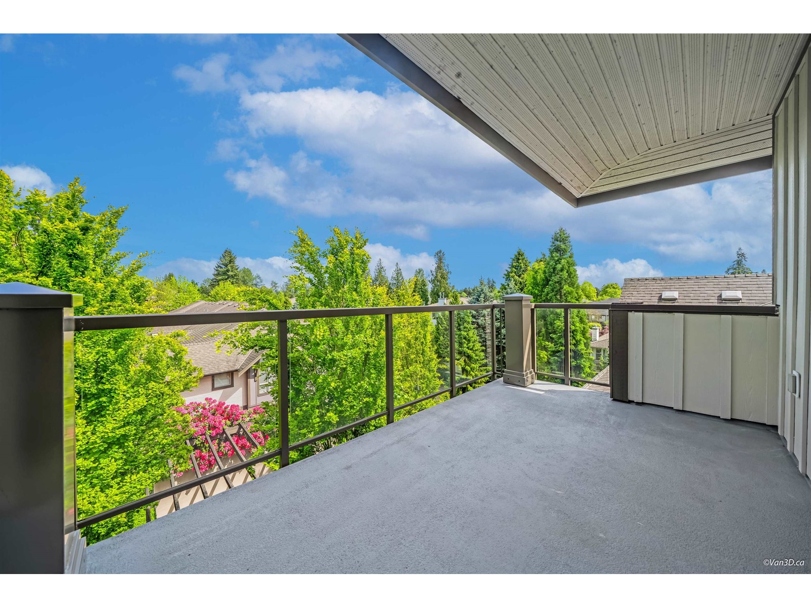 Photo 22 of 413 15322 101 Avenue, Surrey BC