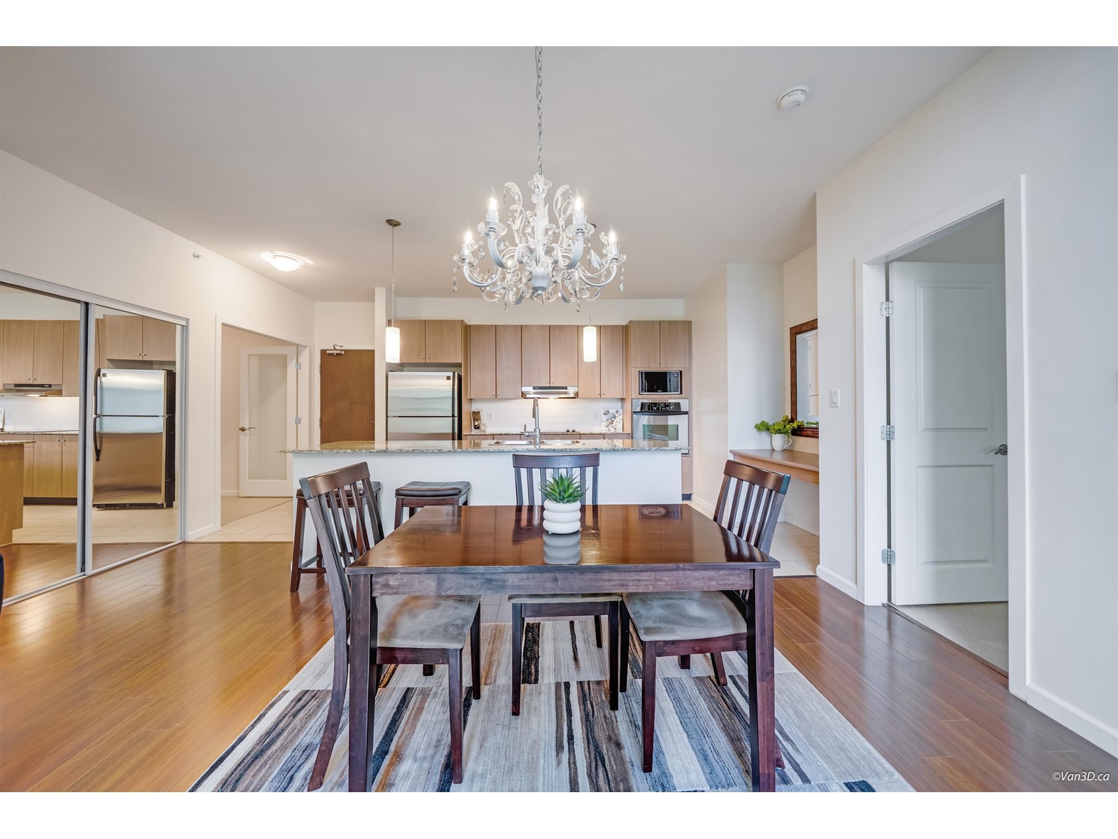 Photo 8 of 413 15322 101 Avenue, Surrey BC