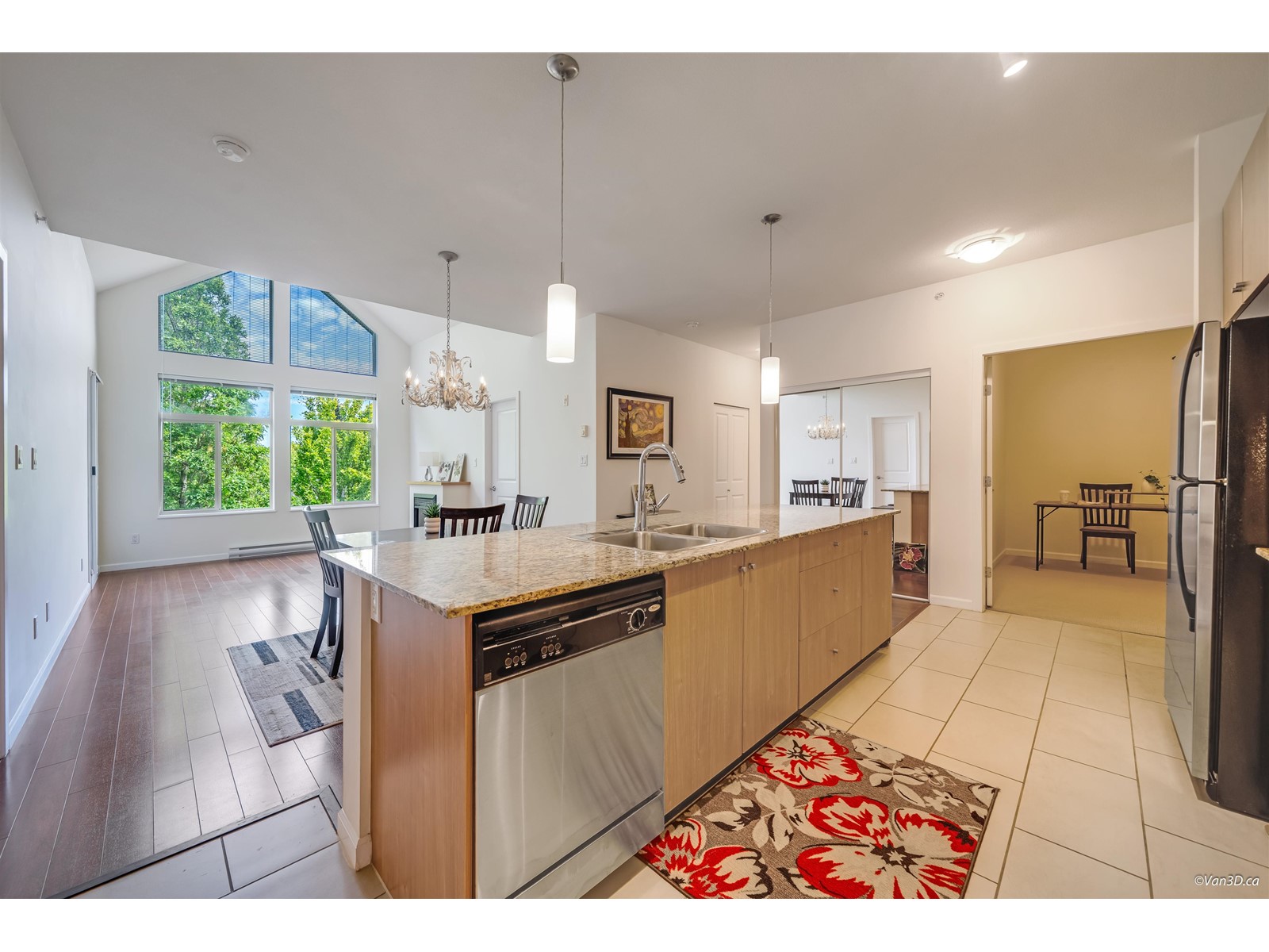 Photo 5 of 413 15322 101 Avenue, Surrey BC