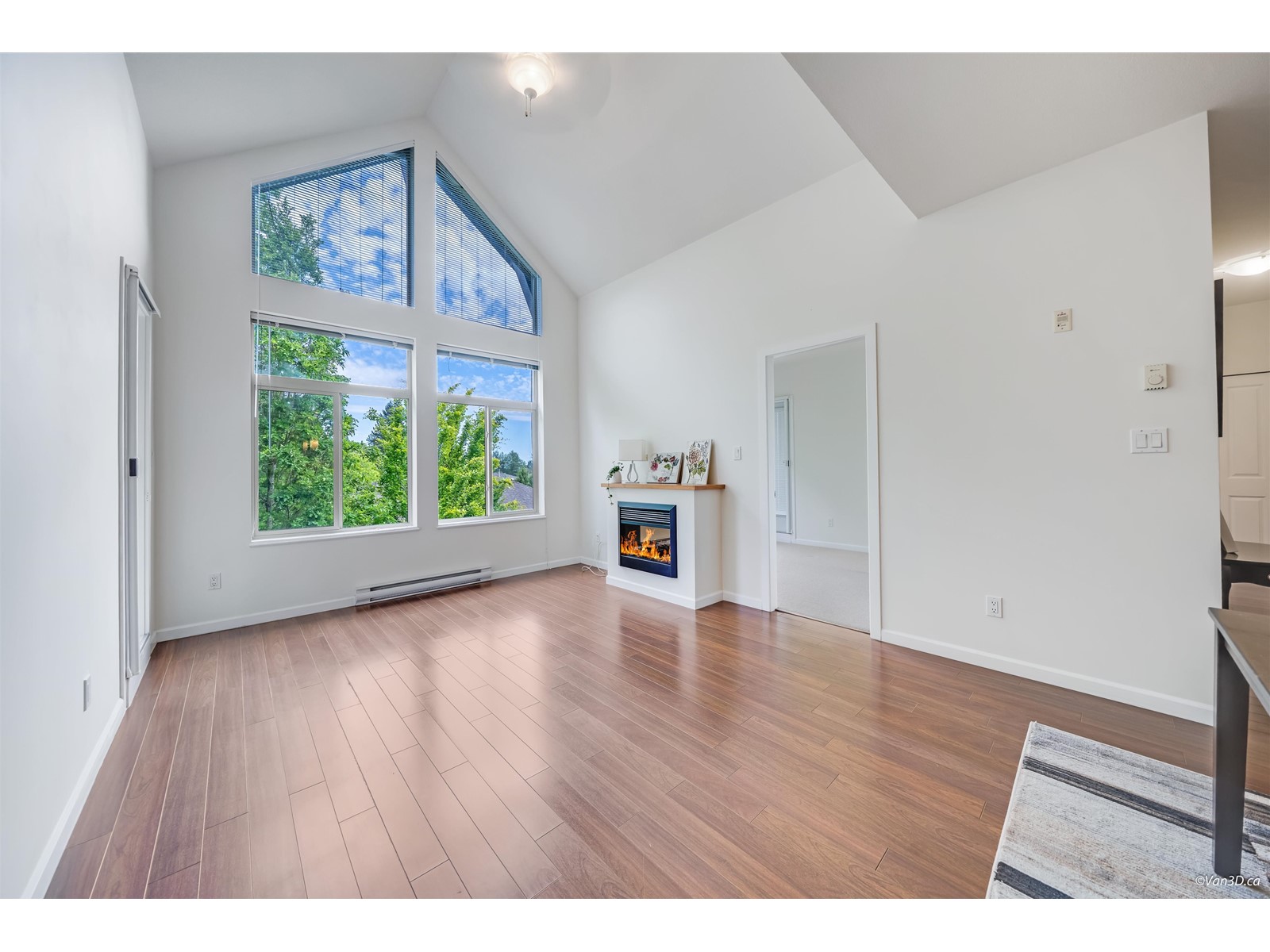 Photo 3 of 413 15322 101 Avenue, Surrey BC