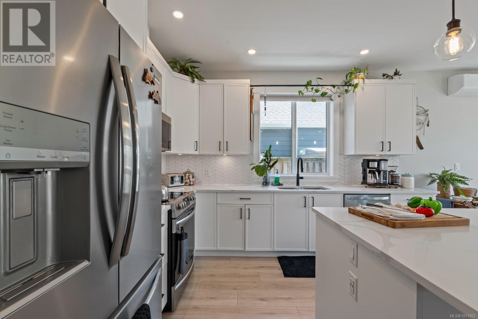 Photo 12 of 6541 Noblewood Pl, Sooke BC