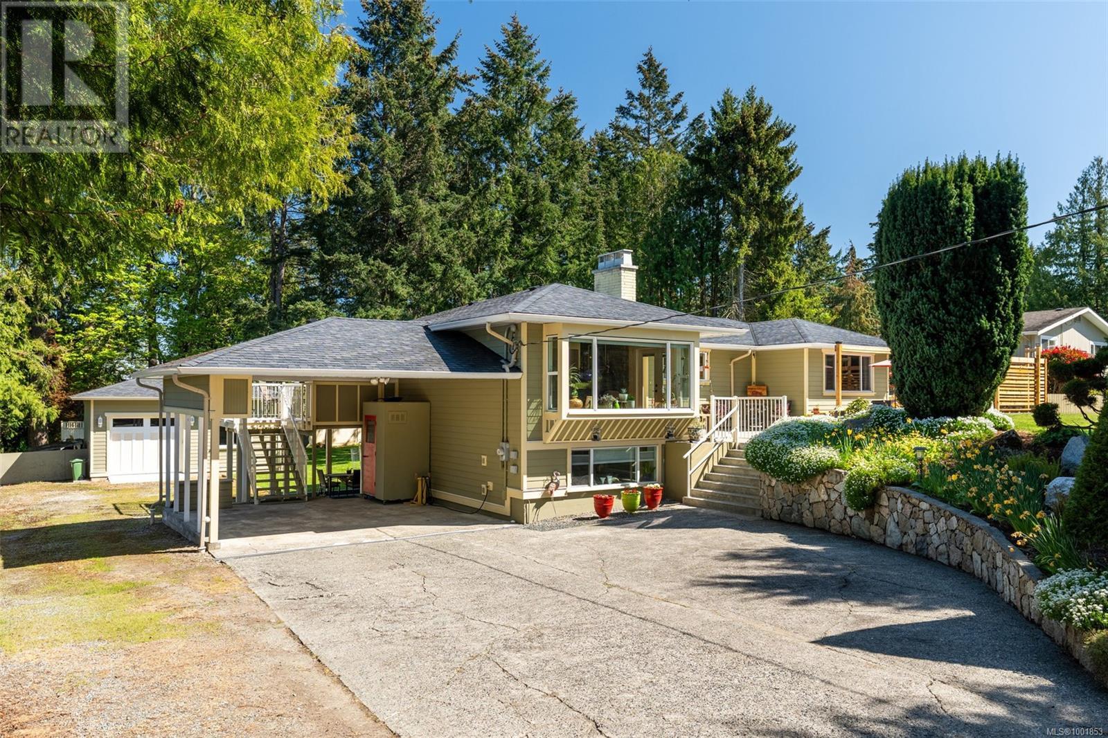  8545 Aldous Terrace, North Saanich