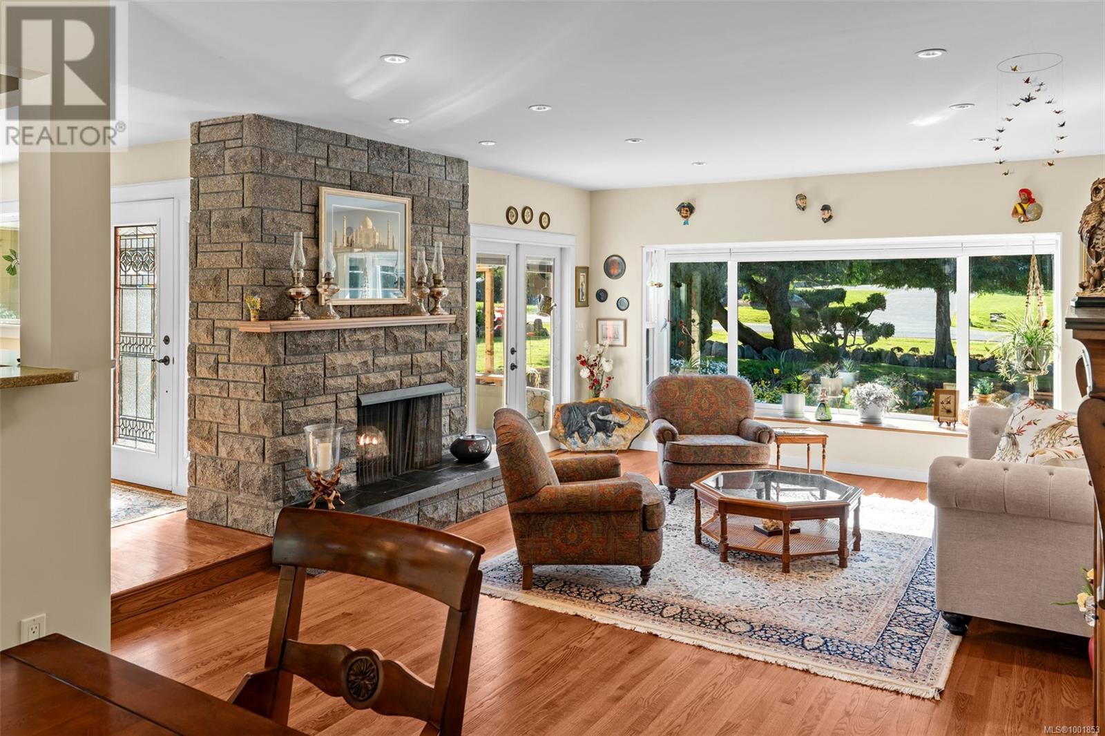  8545 Aldous Terrace, North Saanich