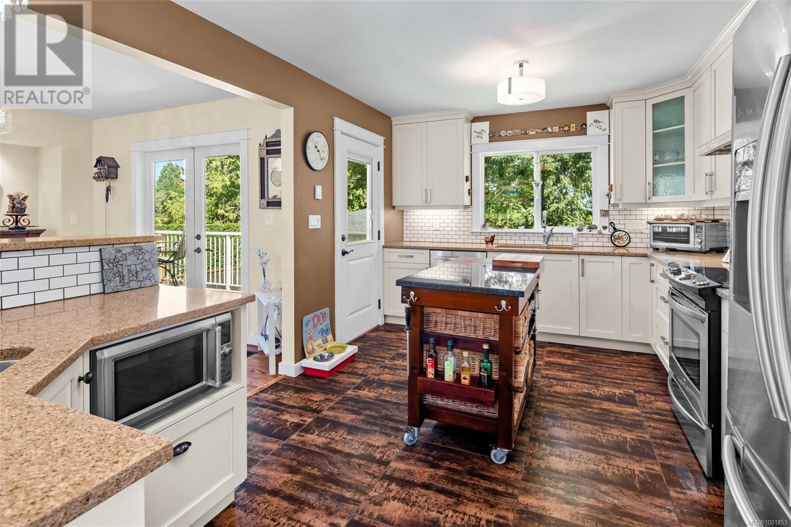  8545 Aldous Terrace, North Saanich