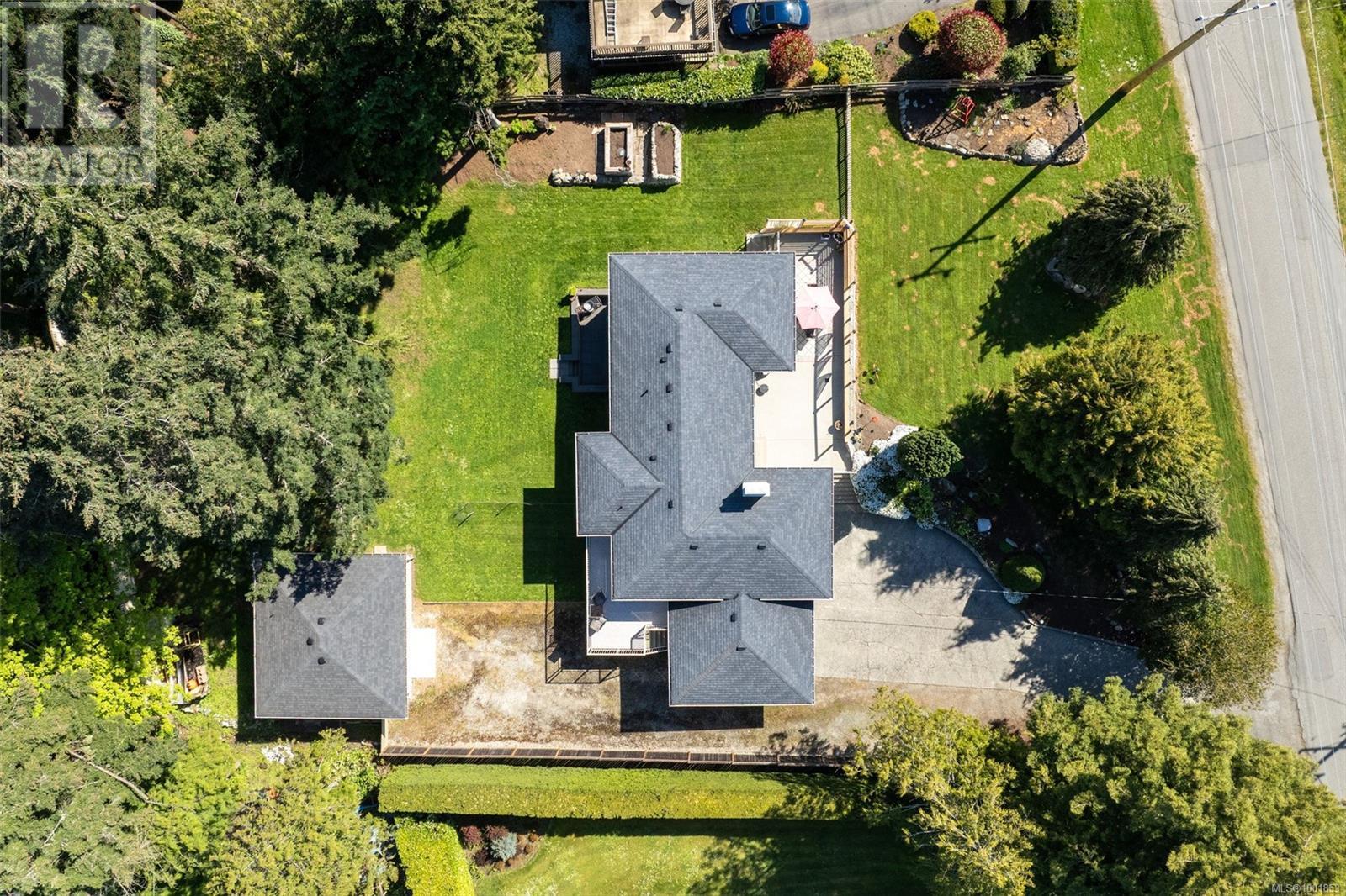  8545 Aldous Terrace, North Saanich