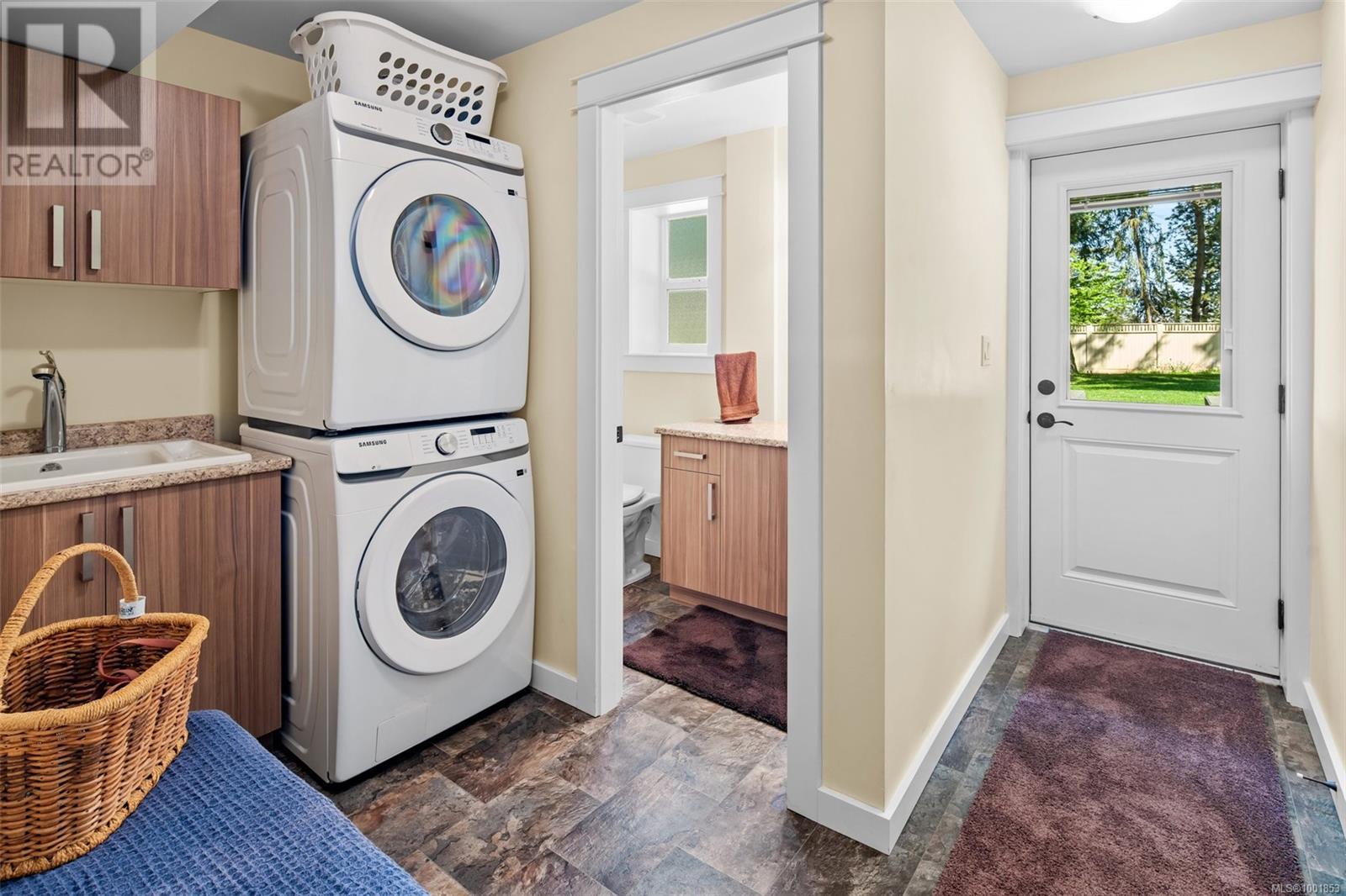  8545 Aldous Terrace, North Saanich