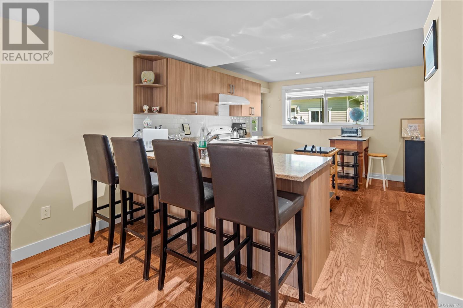  8545 Aldous Terrace, North Saanich