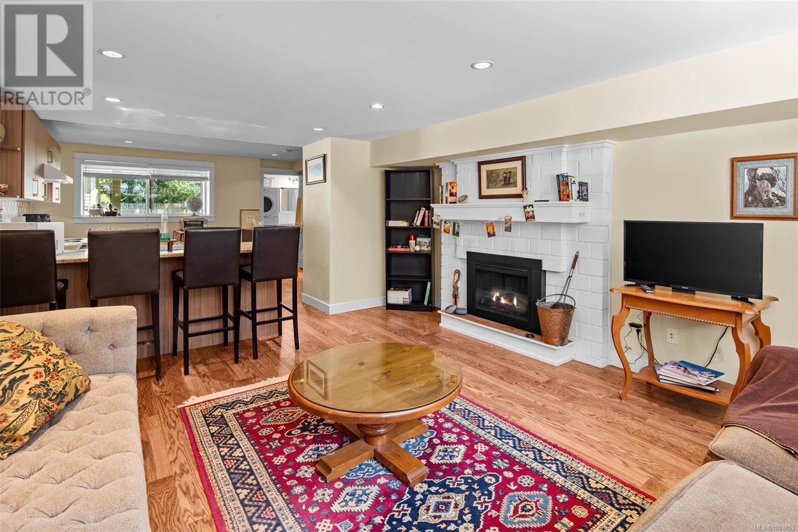  8545 Aldous Terrace, North Saanich
