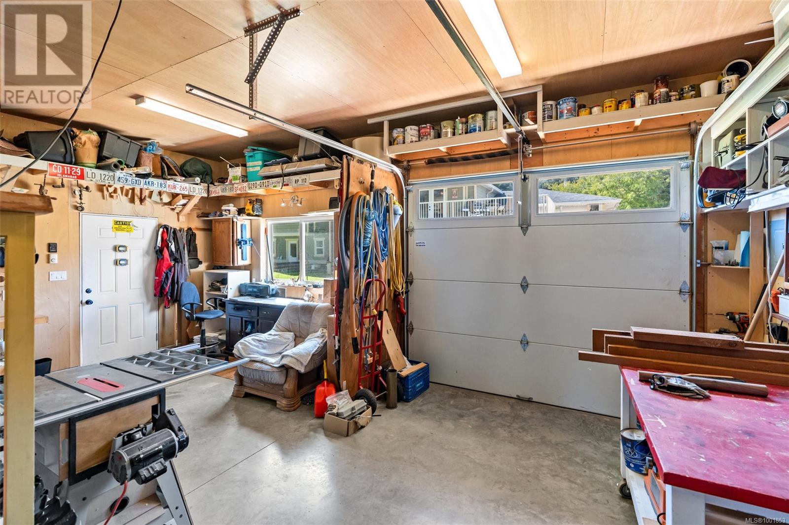  8545 Aldous Terrace, North Saanich