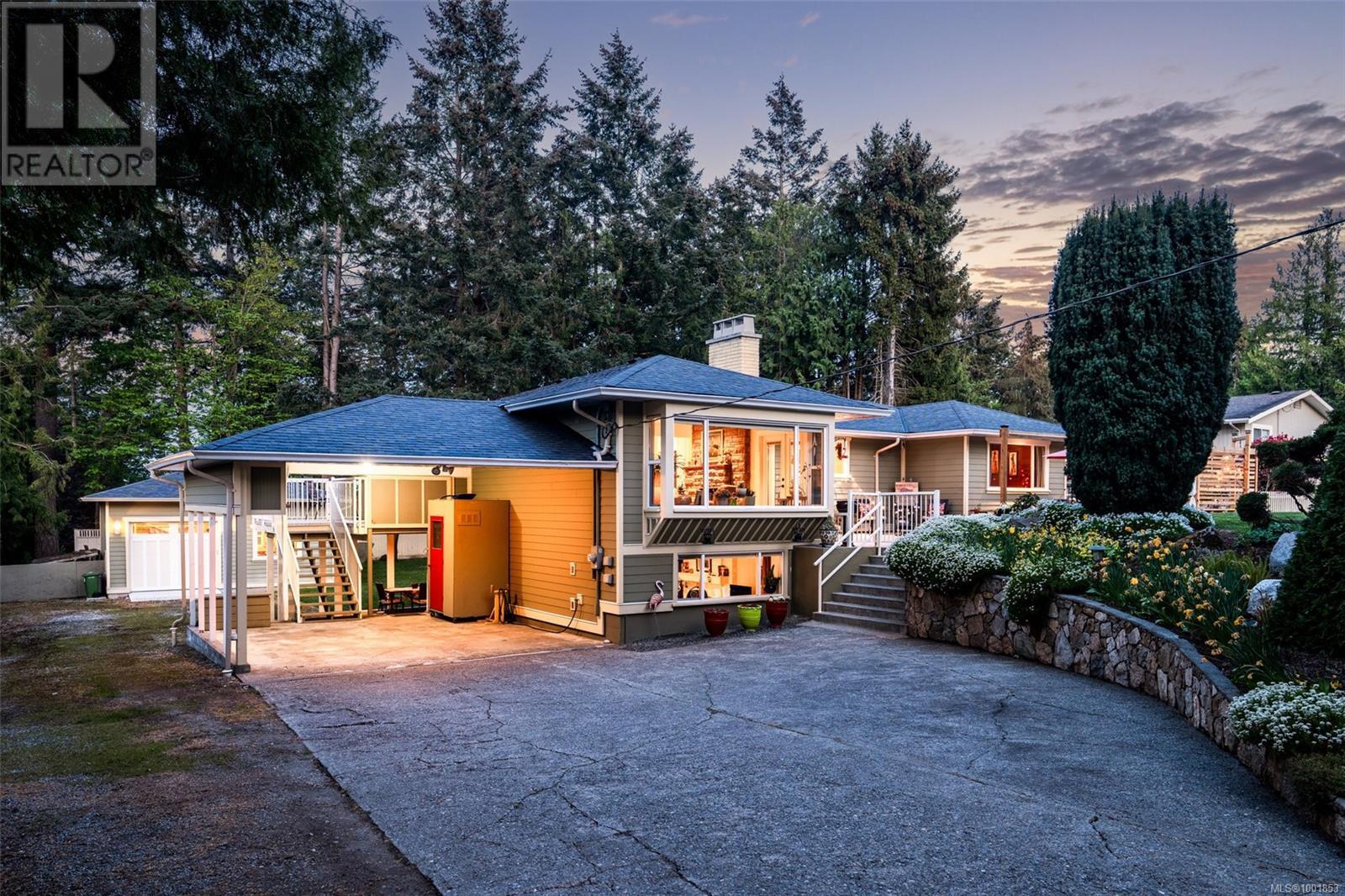  8545 Aldous Terrace, North Saanich