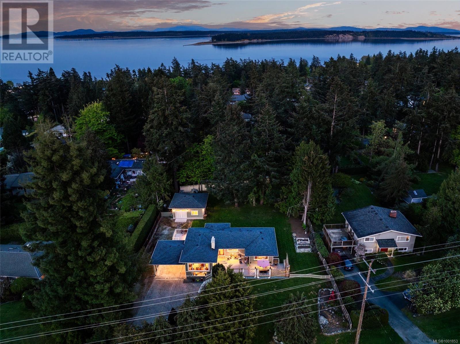  8545 Aldous Terrace, North Saanich