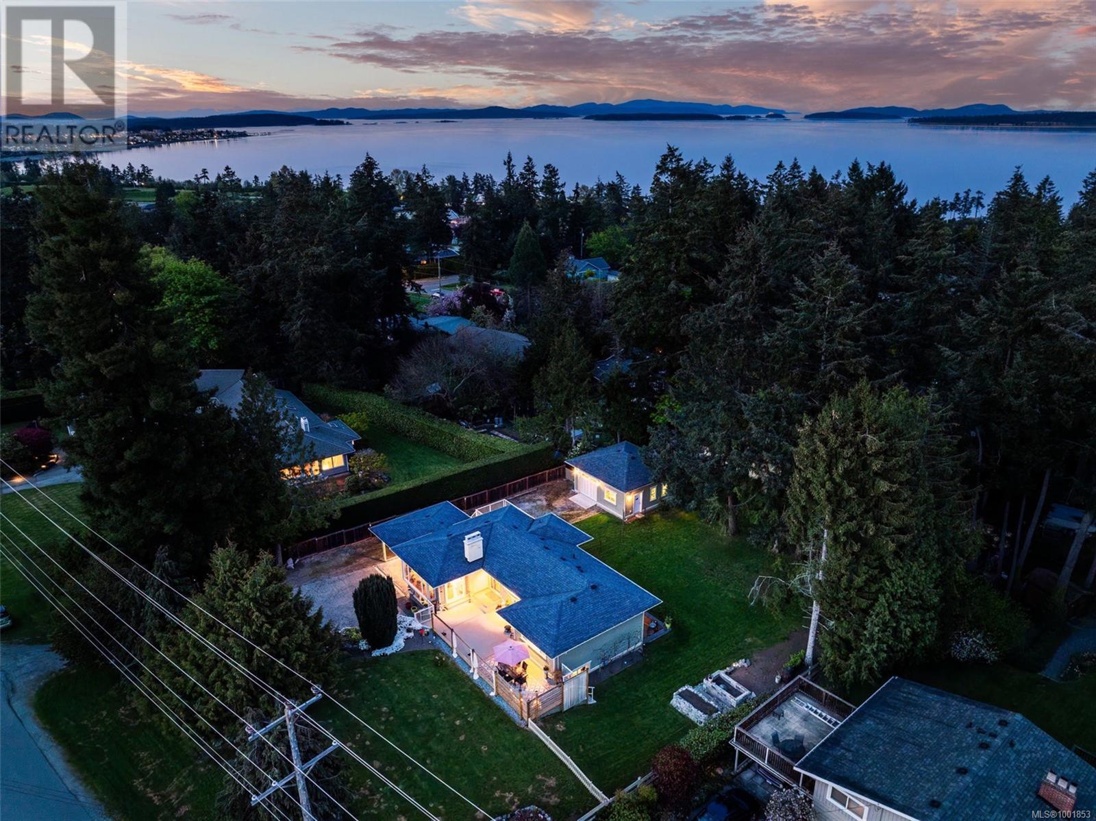  8545 Aldous Terrace, North Saanich