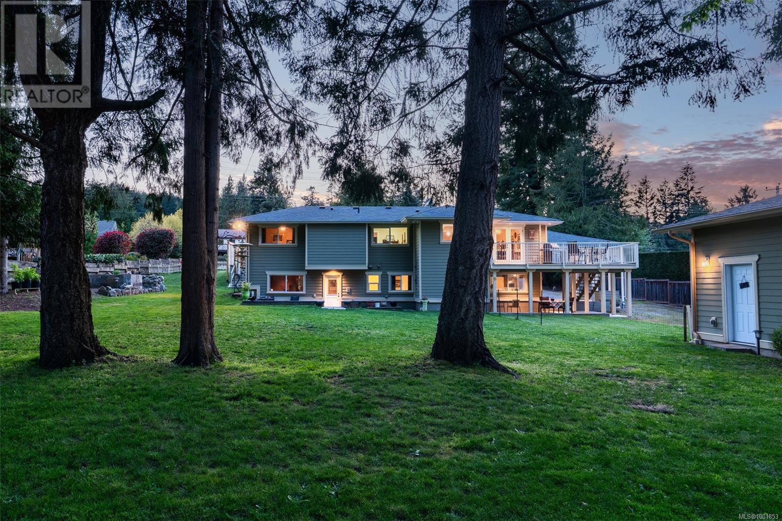  8545 Aldous Terrace, North Saanich