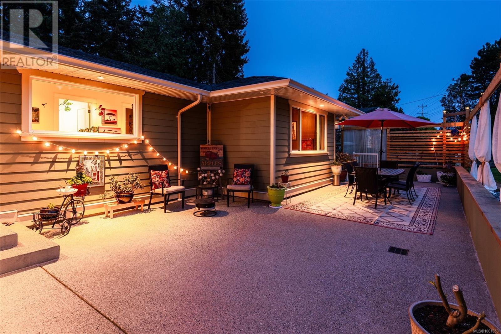  8545 Aldous Terrace, North Saanich