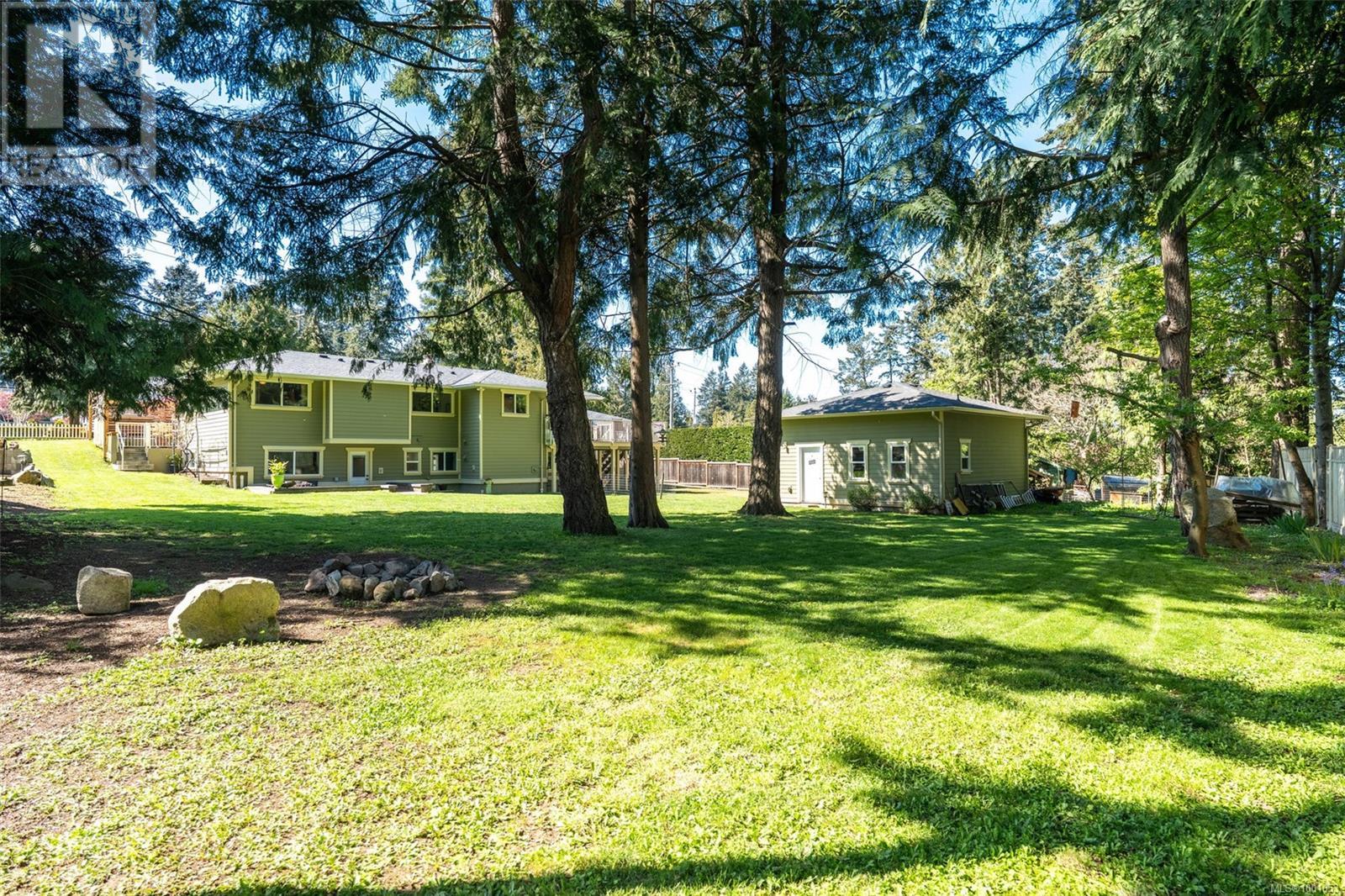  8545 Aldous Terrace, North Saanich