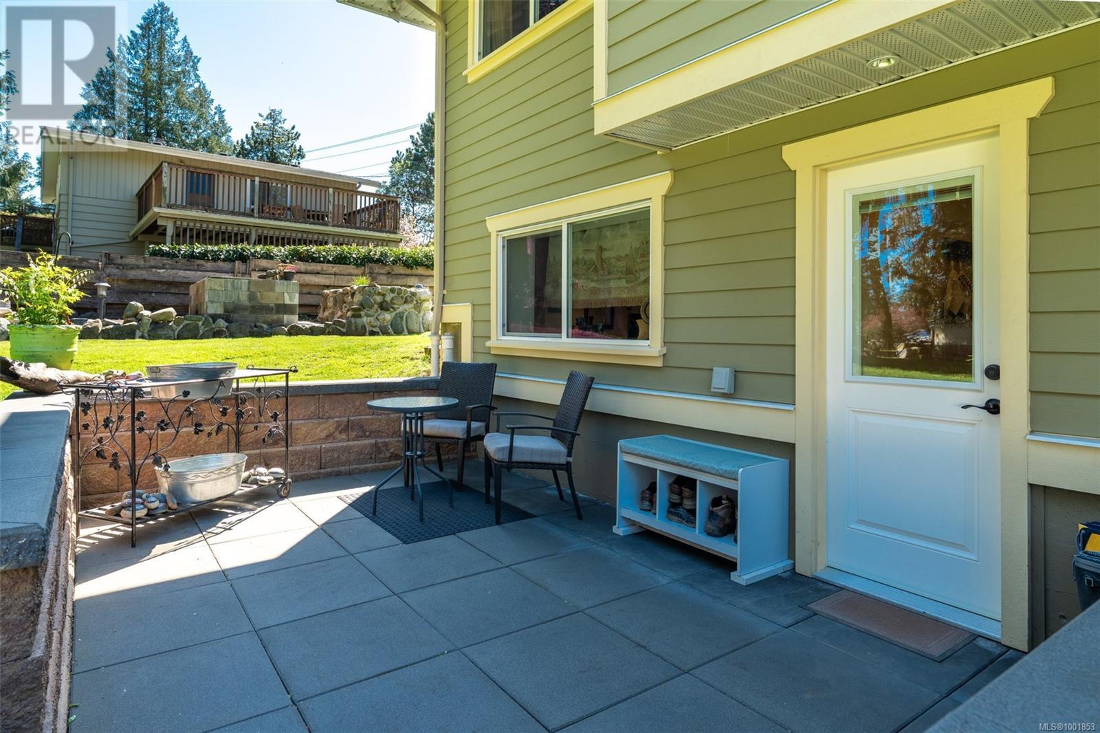  8545 Aldous Terrace, North Saanich