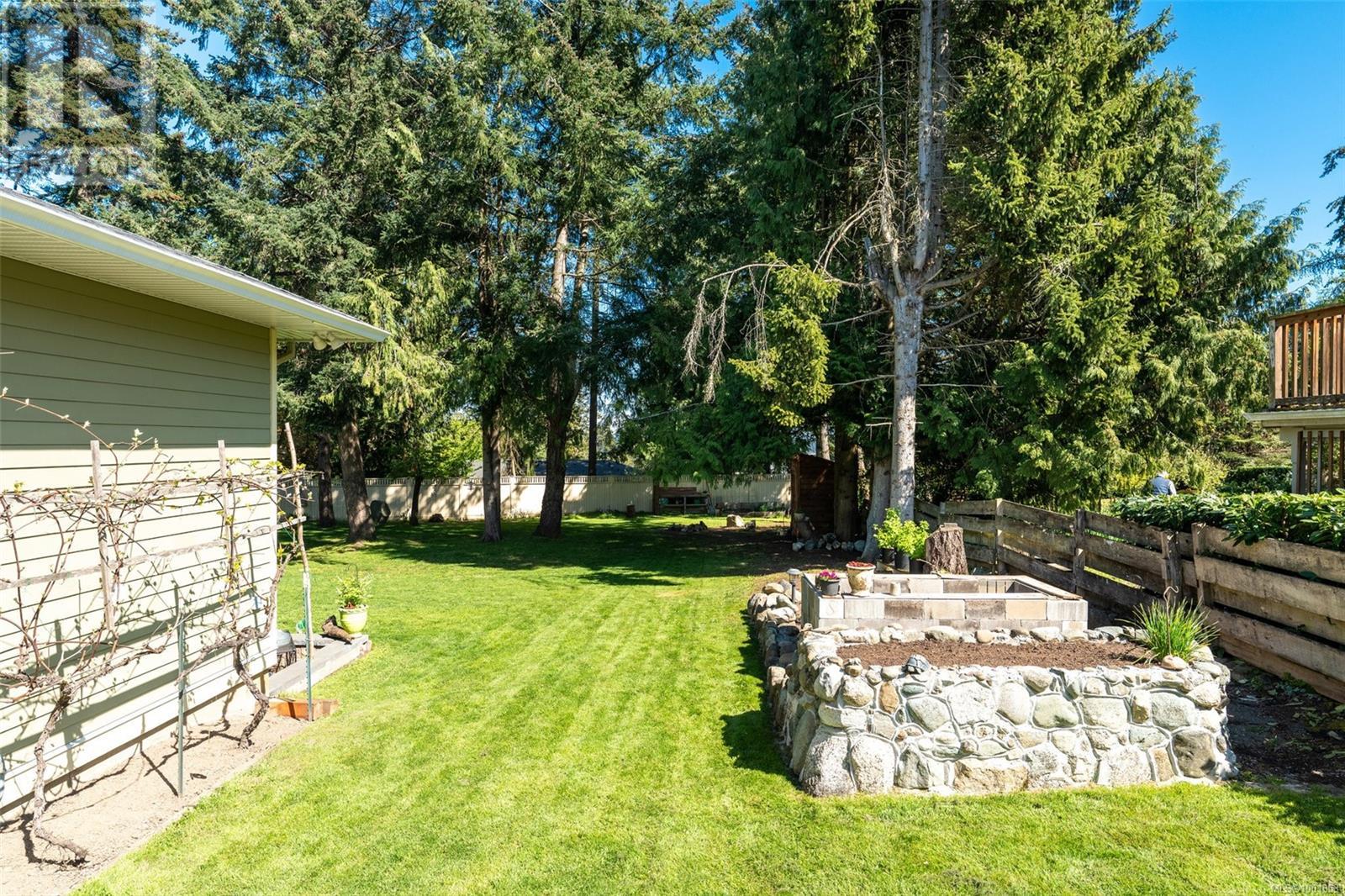  8545 Aldous Terrace, North Saanich
