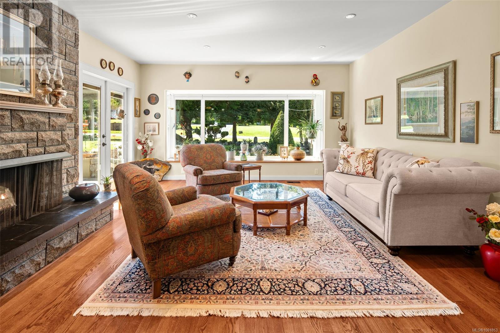  8545 Aldous Terrace, North Saanich