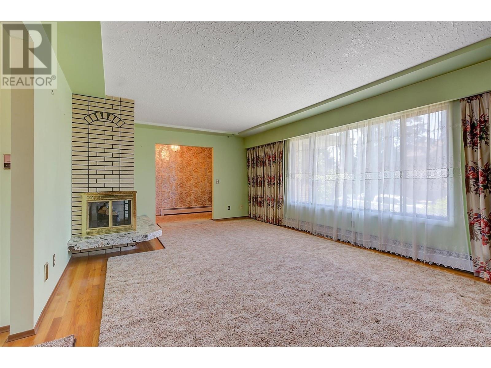  734 Francis Avenue, Kelowna