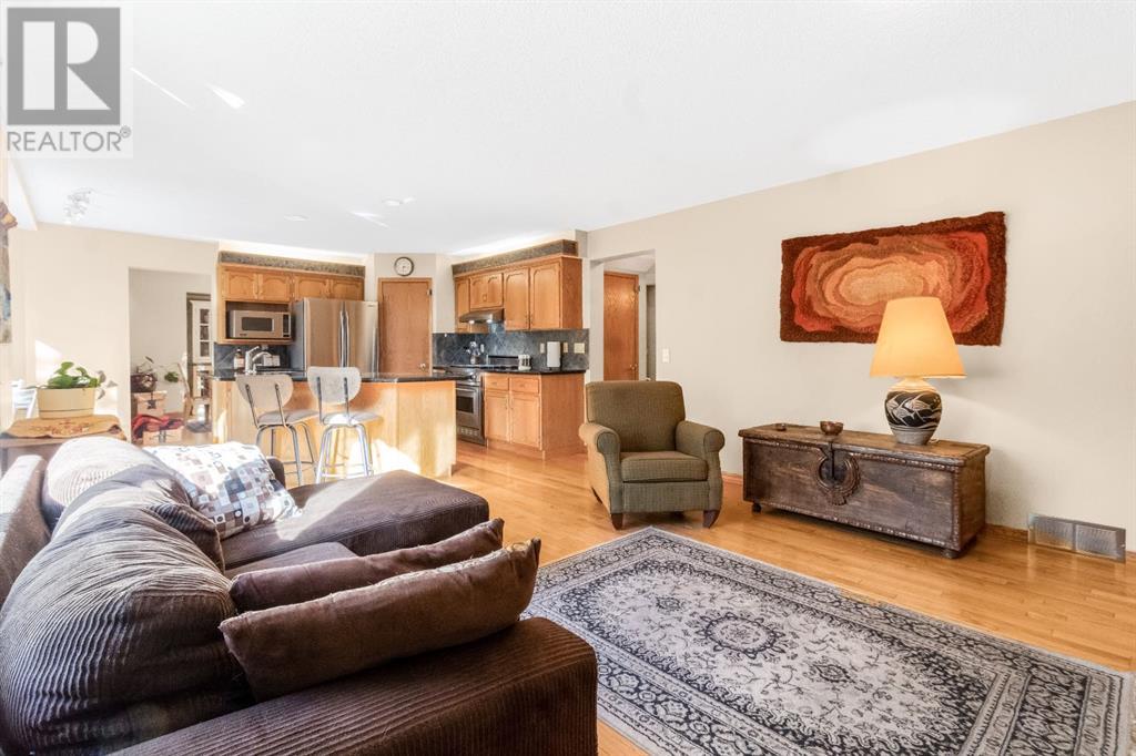 Photo 4 of 55 Hampshire Grove Nw, Calgary AB