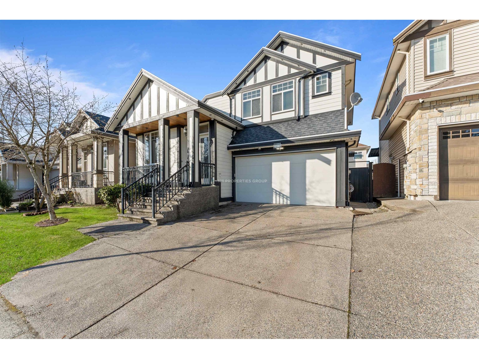 Photo 3 of 12567 66 Ave Avenue, Surrey BC