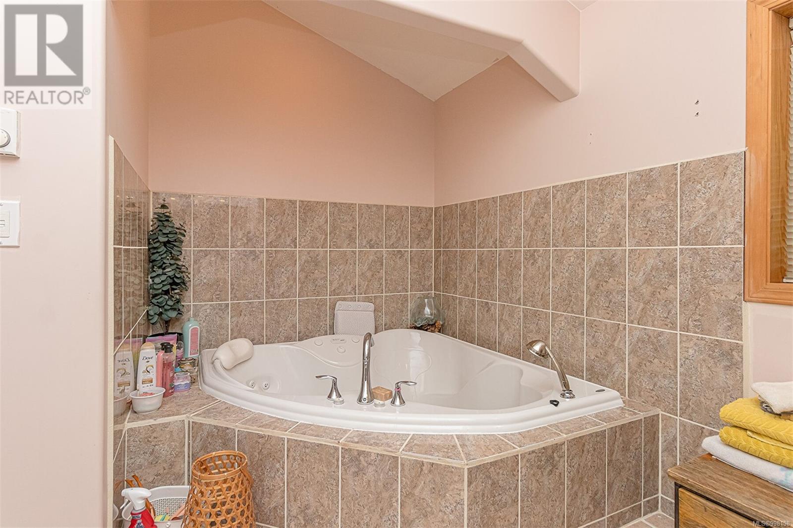 2374 Mill Rd, Nanaimo