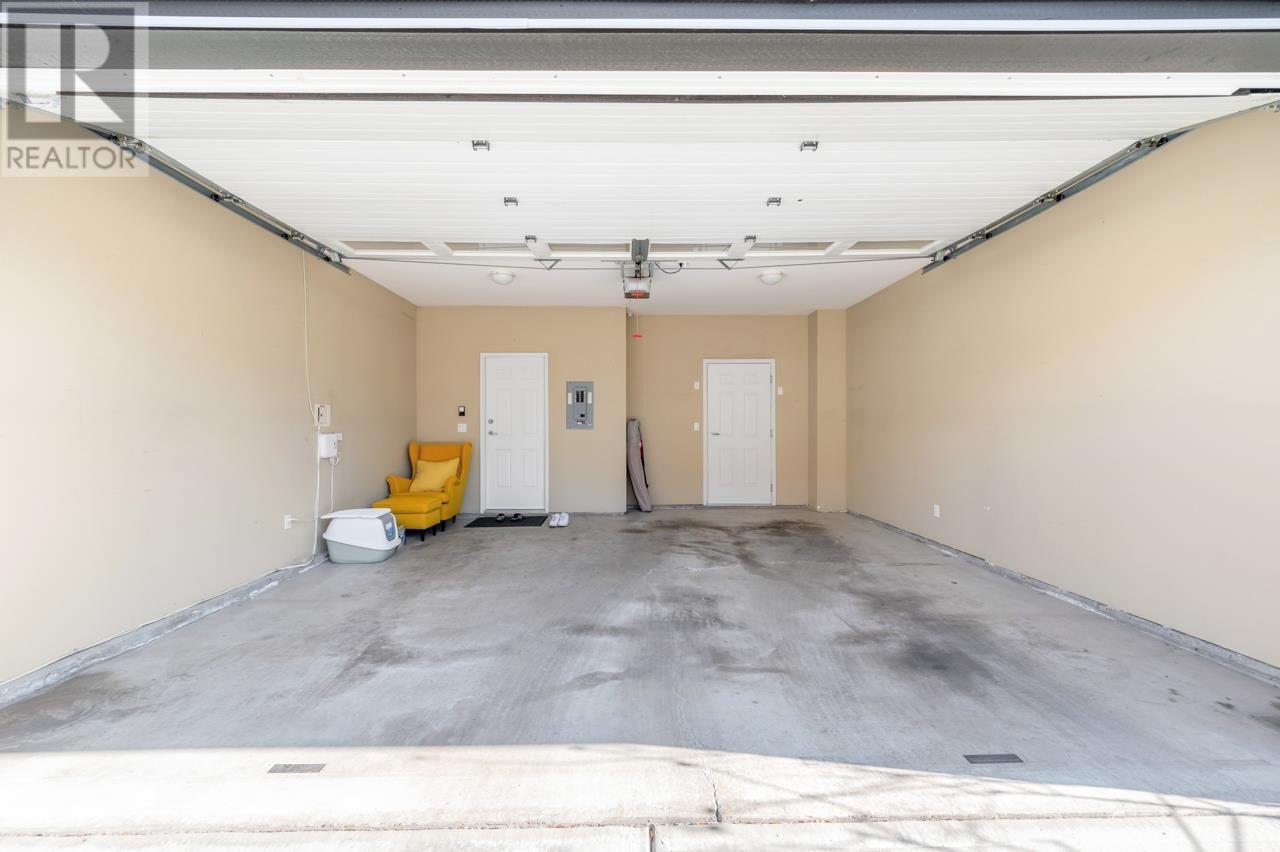 2 8271 FRANCIS ROAD, Richmond