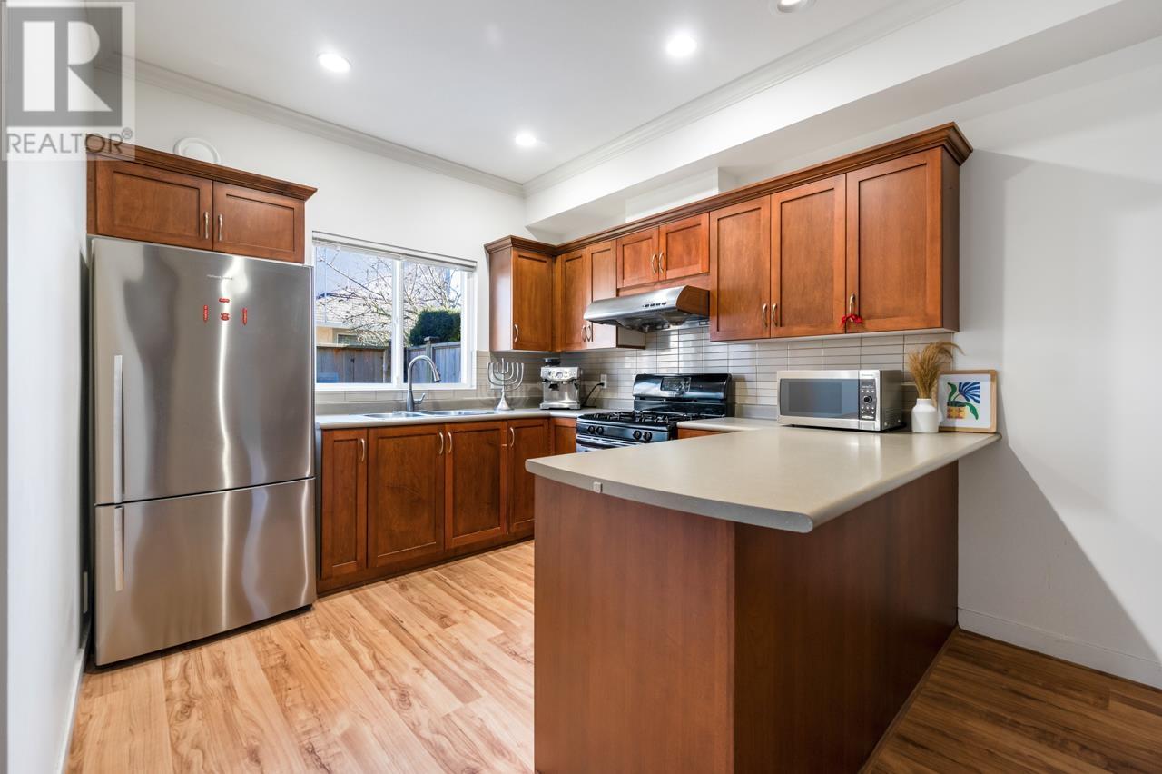 2 8271 FRANCIS ROAD, Richmond