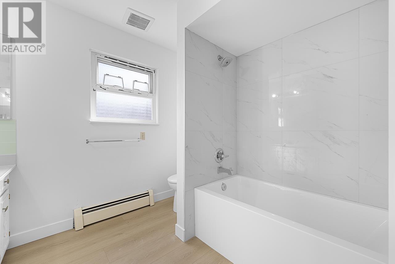 Photo 1 of 4976 Bond Street, Burnaby BC